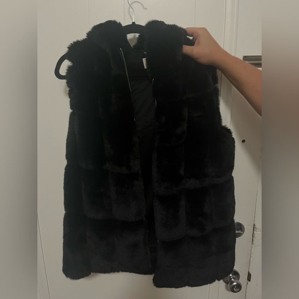 Faux fur Michael Kors vest.